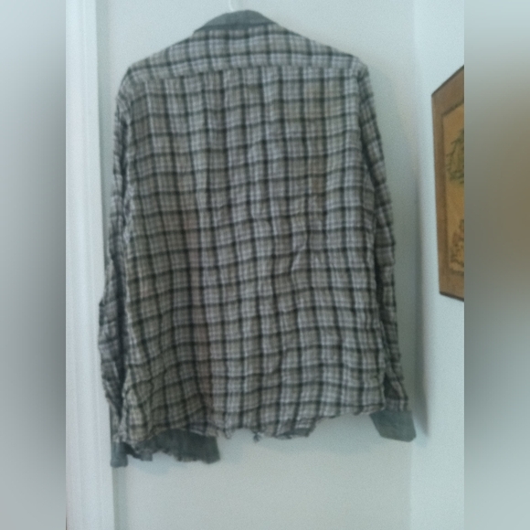 A men's long sleeve shir - Picture 4 of 4